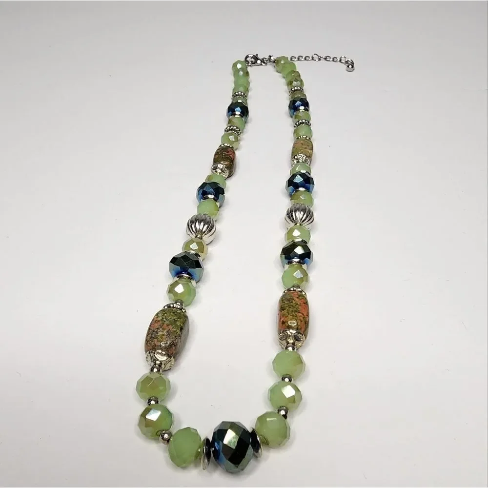 Vintage Handcrafted Silver Tone Art Frosted Glass Natural Facet Bead Necklace